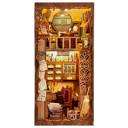 SZ05 Конструктор интерьерный  – сборный домик CuteBee - Волшебный Фармацевт, 282 деталей (материалы: дерево, картон, пластик, металл), со световыми эффектами (подсветка интерьера), с питанием от 2хААА батареек (не включены), серия DIY, возраст 14+ - фото 3