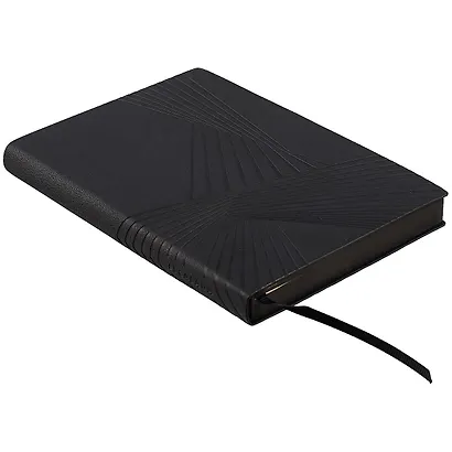 Ежедневник недат. А6+ 126*174 160л "Кассандра" черный, кожзам, мягкий переплет, блинт.тисн, тонир.блок, ляссе - фото 2