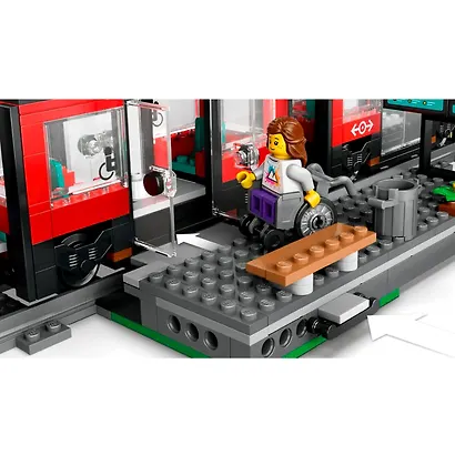 LEGO City: Трамвай и станция в центре города, 811 деталей (60423) - фото 12
