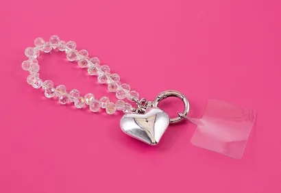 Шнурок-подвеска для телефона с бусинами «Сердце» - фото 3