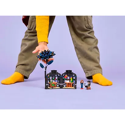 76784 Конструктор детский LEGO Wednesday Цветок черного георгина, 358 деталей, возраст 9+ - фото 12