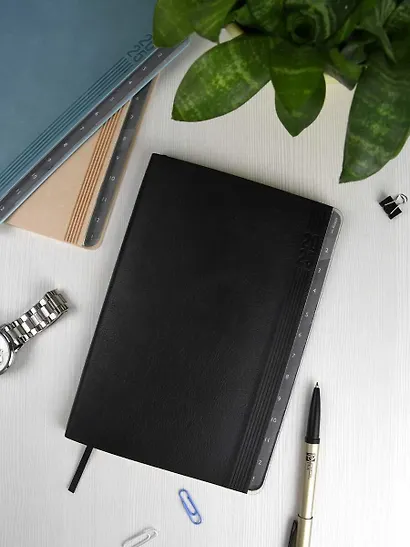 Еженедельник дат. 2025г. А5 80л "Буйвол" черный, иск.кожа+ПВХ-вставка, мягк. переплет, блинт.тиснение, вырубка, офсет, ляссе - фото 14