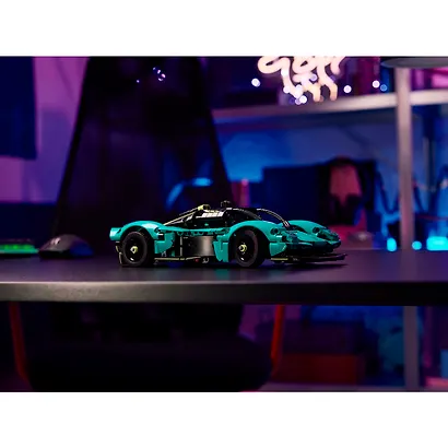 42208 Конструктор детский LEGO Technic Спорткар Aston Martin Valkyrie, 707 деталей, возраст 9+ - фото 11