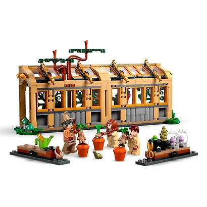 LEGO Harry Potter: Замок Хогвартс Урок Гербологии, 390 деталей (76445) - фото 6