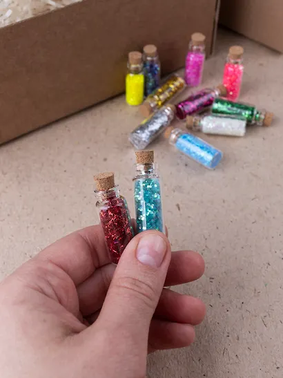 Набор Глиттер в стеклянных бутылках с пробками (ГЛ) (11098500) (12шт) круглые блестки и полоски - фото 5