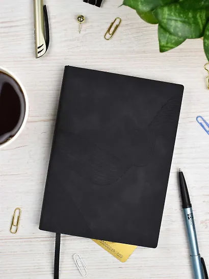 Ежедневник недат. А6+ 160л 126х174 "Софт-тач" чёрный, иск.кожа, мягкий переплет, блинт.тиснение, офсет, ляссе - фото 11