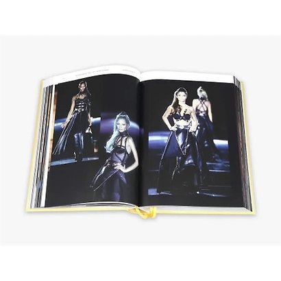 Versace Catwalk: The Complete Collections - фото 2