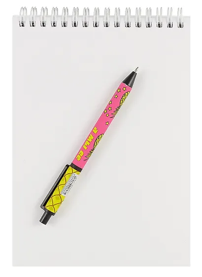 Скетчбук А5 60 листов "Куроми малиновая клетка" + ручка шариковая синяя - фото 4