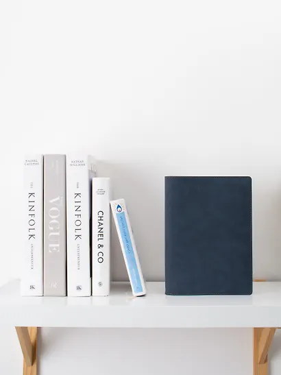 Обложка для книги с закладкой (темно-синяя (эко кожа, нубук) (16х22) - фото 5