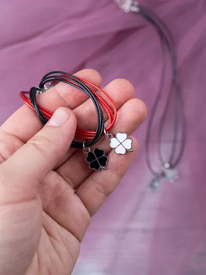 Набор парных браслетов Клевер и кулонов Пазлы Best friends (Набор парных браслетов с подвеской Клевер+Набор парных кулонов Пазлы Best friends) (текстиль, металл) - фото 4
