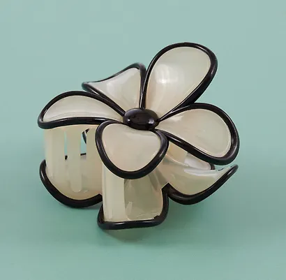 Заколка-крабик Цветок бежевый (пластик) (12-253004-С13) (Lafilaf) - фото 6