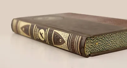 Чингисхан. Верховный властитель Великой степи. Книга в коллекционном кожаном инкрустированном переплете ручной работы с окрашенным и золочёным обрезом - фото 9