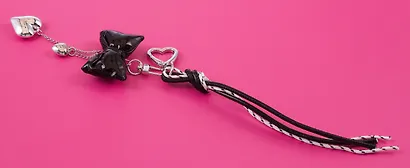 Брелок-обвес на сумку «Бантик черный с сердцем» - фото 3